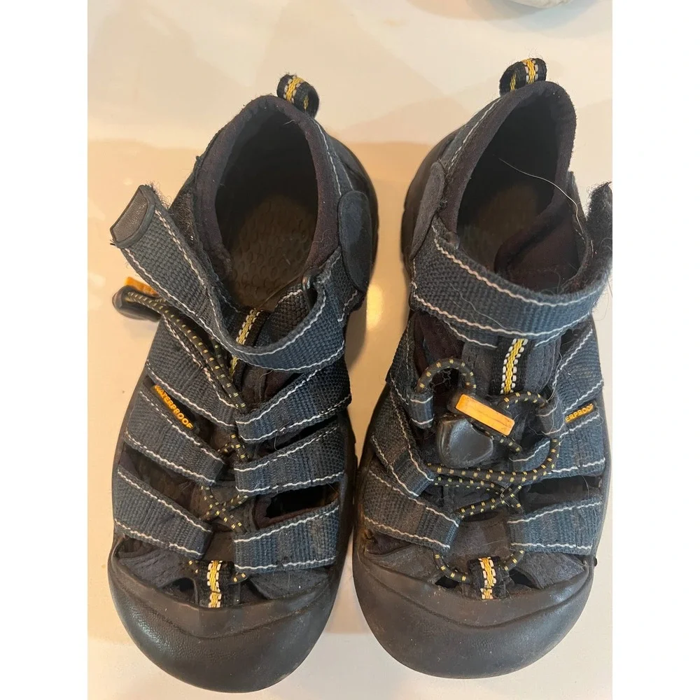 KEEN Newport H2 Kids Waterproof Sandals Black Yellow Size 13 Outdoor Hiking